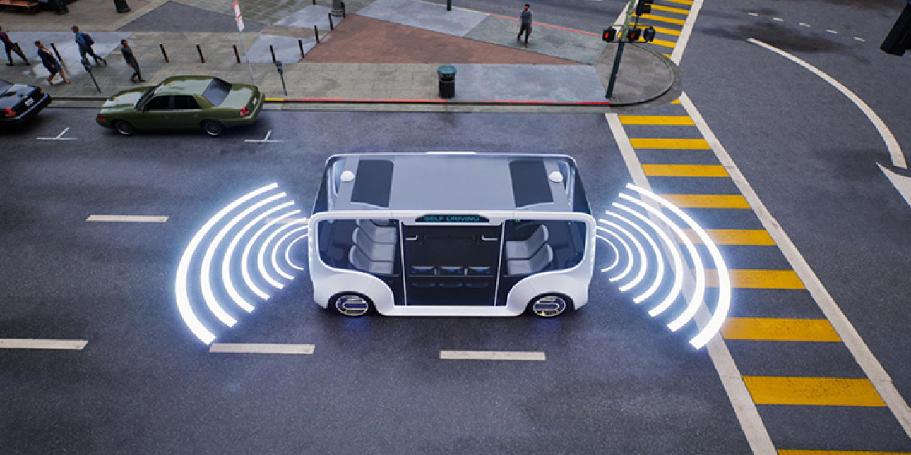 Ilman kuljettajaa liikkuva pienoisbussi