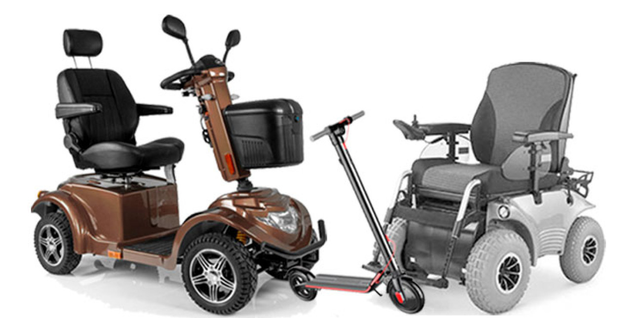 Sähköpyörätuoleja ja potkulauta