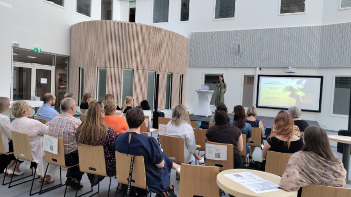 Etelä-Pohjanmaan Vaikuttamisfoorumin osanottajia luentosalissa